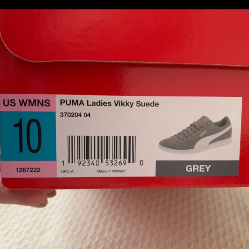 Brand new Women’s Puma Vicky suede sneakers